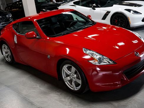Used 2010 Nissan 370Z Touring image 37