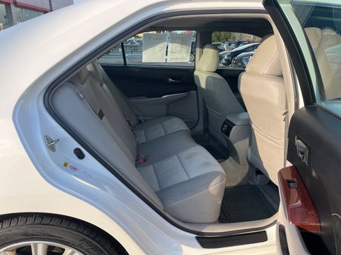 Used 2014 Toyota Camry XLE image 15