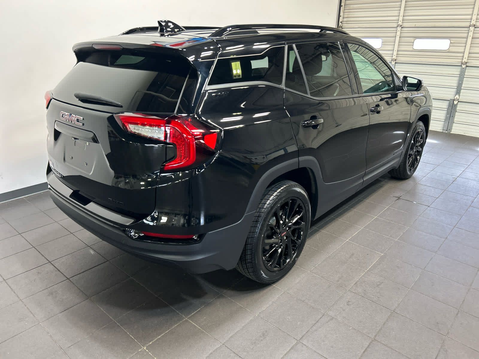 Used 2024 GMC Terrain SLT w/ Elevation Edition AWD/4WD image 3