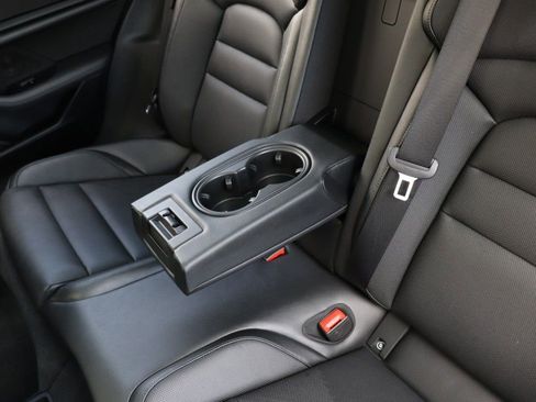 Used 2020 Porsche Taycan 4S image 67