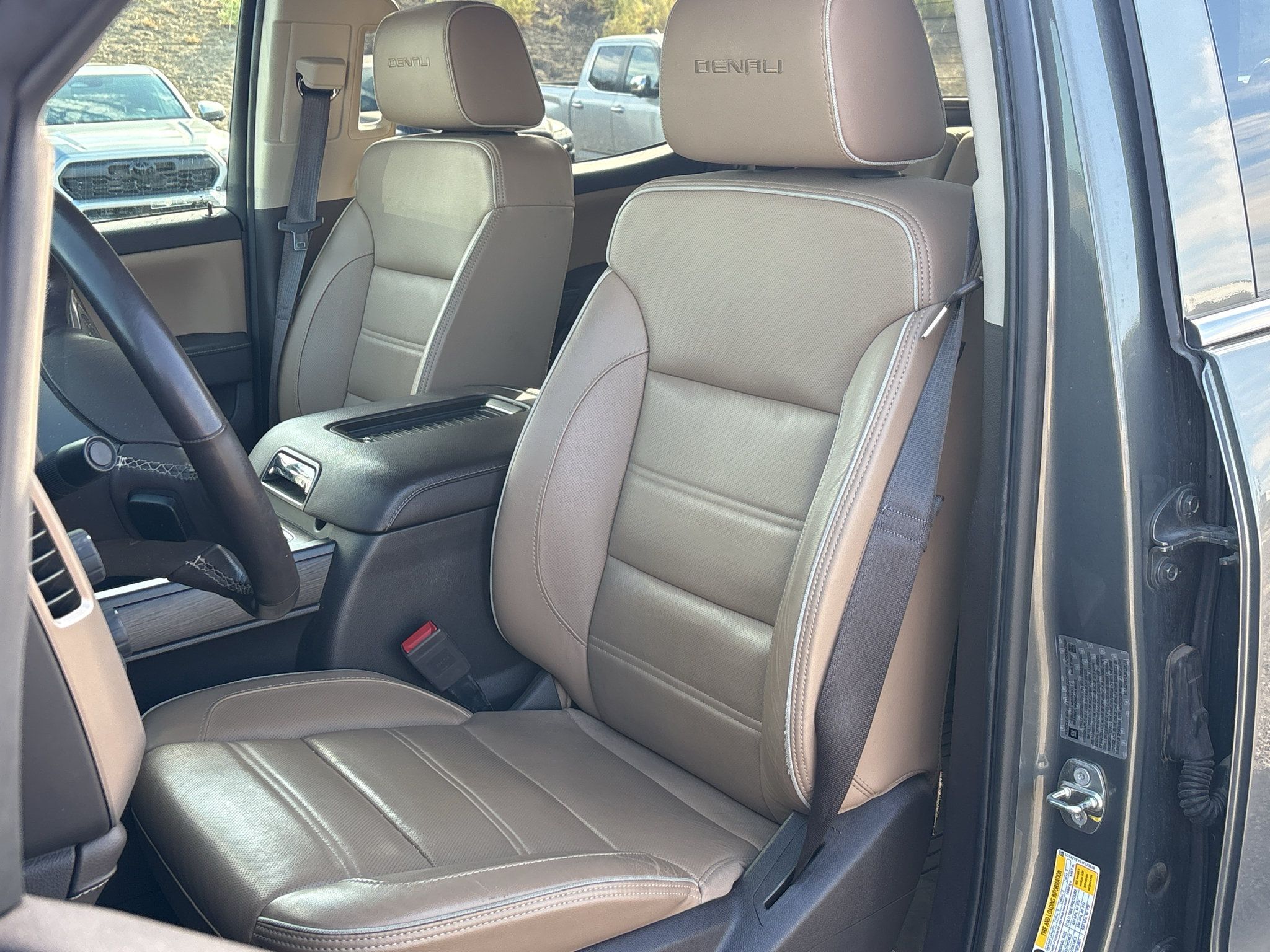 Used 2018 GMC Sierra 3500 Denali w/ Duramax Plus Package AWD/4WD image 2