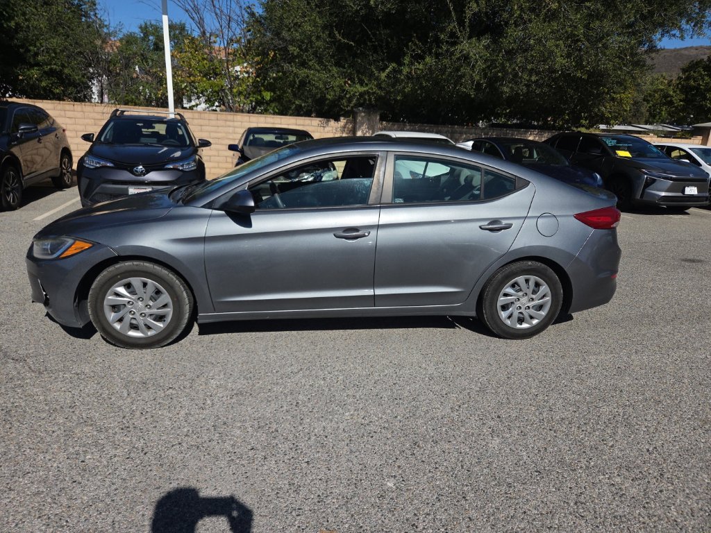 Used 2017 Hyundai Elantra SE FWD image 2