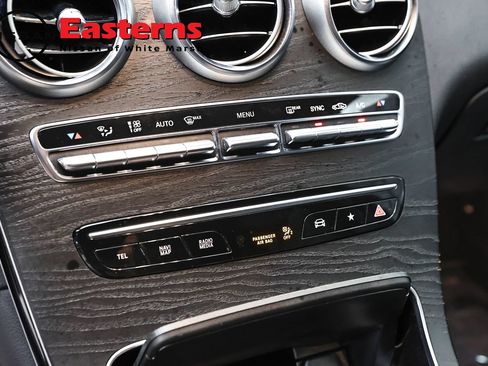 Used 2022 Mercedes-Benz GLC 300 4MATIC w/ AMG Line image 19