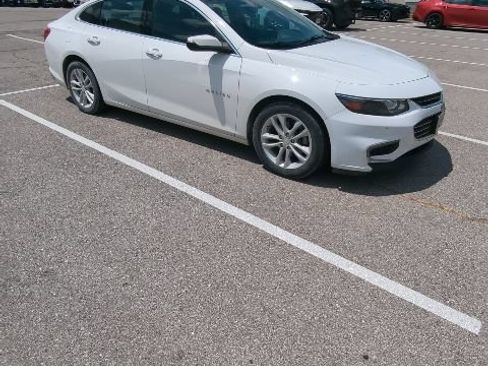 Used 2016 Chevrolet Malibu LT FWD image 6