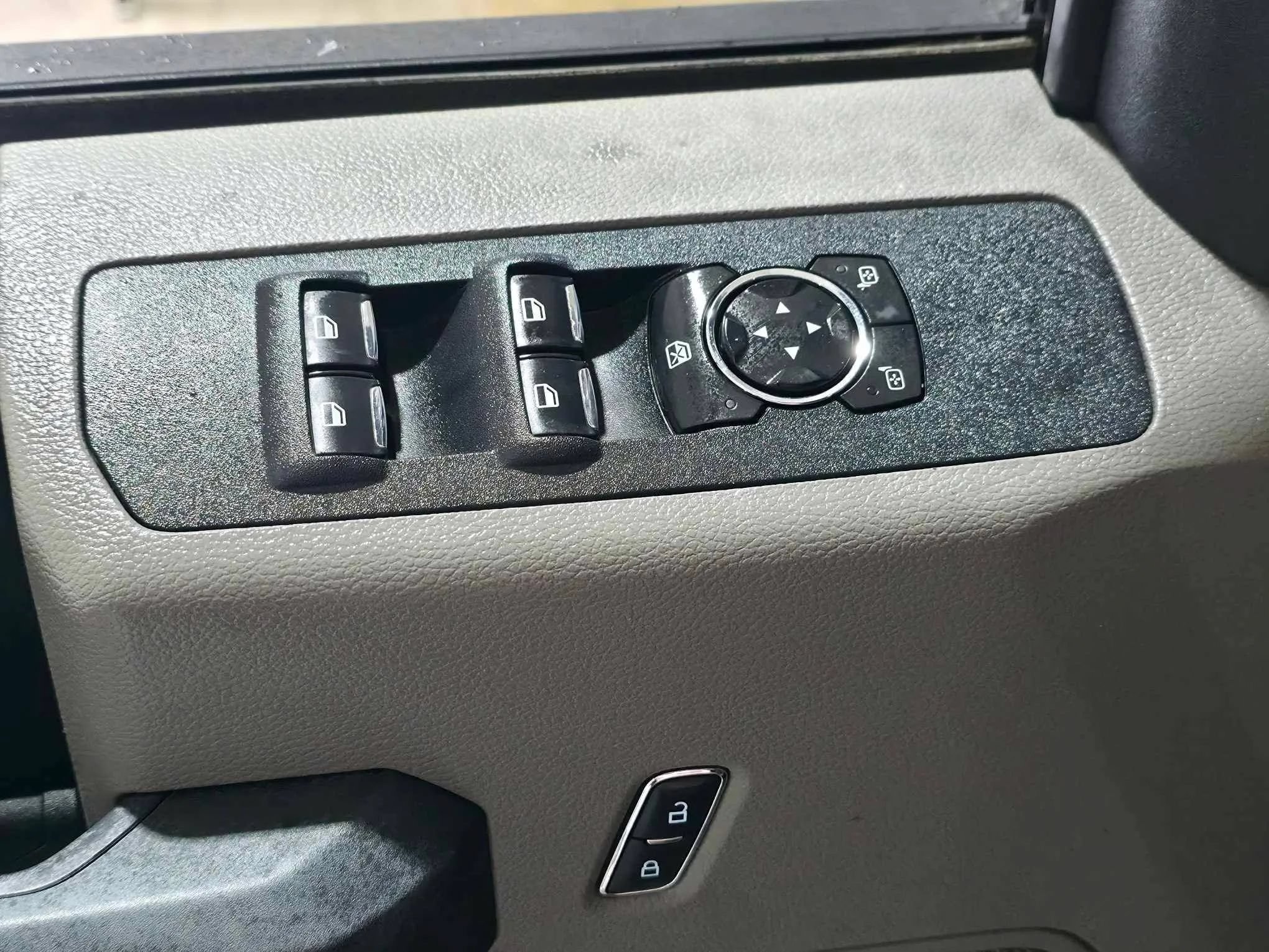 Used 2017 Ford F250 XL w/ Power Equipment Group AWD/4WD image 28