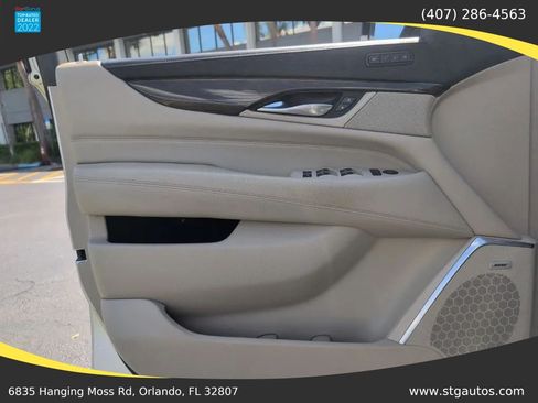 Used 2018 Cadillac Escalade Premium Luxury AWD/4WD image 12