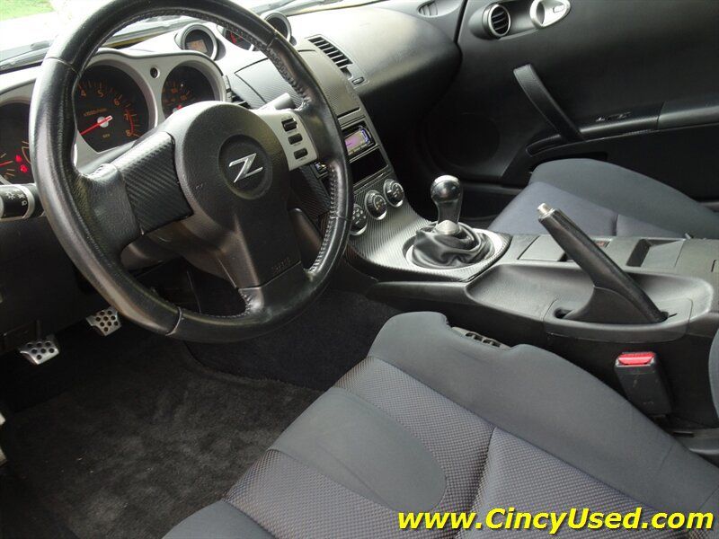 Used 2005 Nissan 350Z Enthusiast RWD image 11