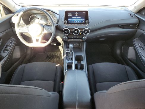 Used 2024 Nissan Sentra SV image 11