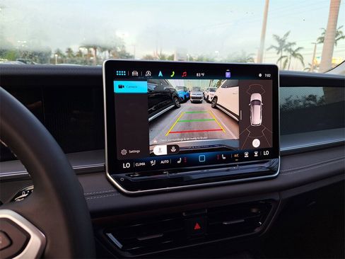 New 2026 Volkswagen Tiguan SE image 11