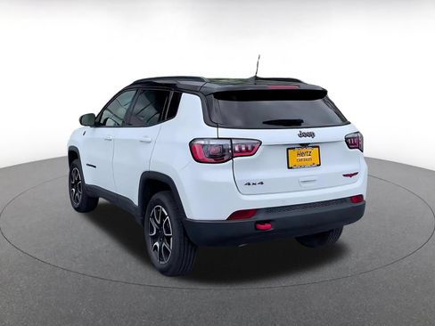 Used 2025 Jeep Compass Trailhawk AWD/4WD image 11