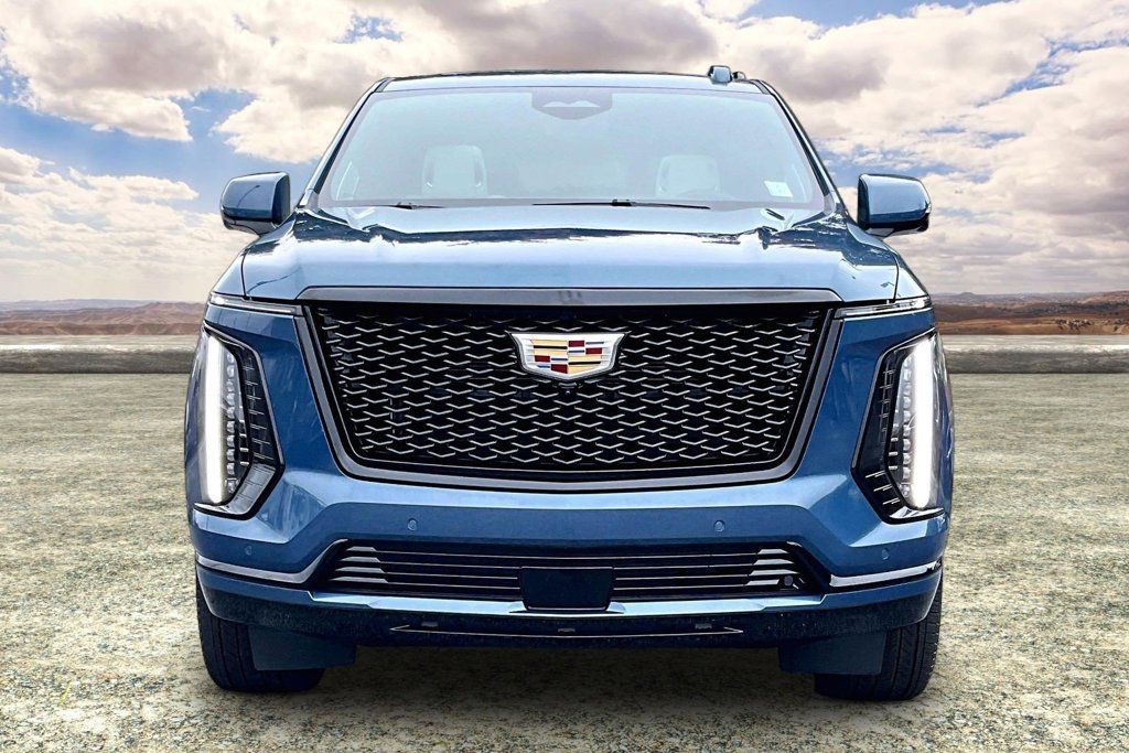 Certified 2025 Cadillac Escalade Sport Platinum AWD/4WD image 2
