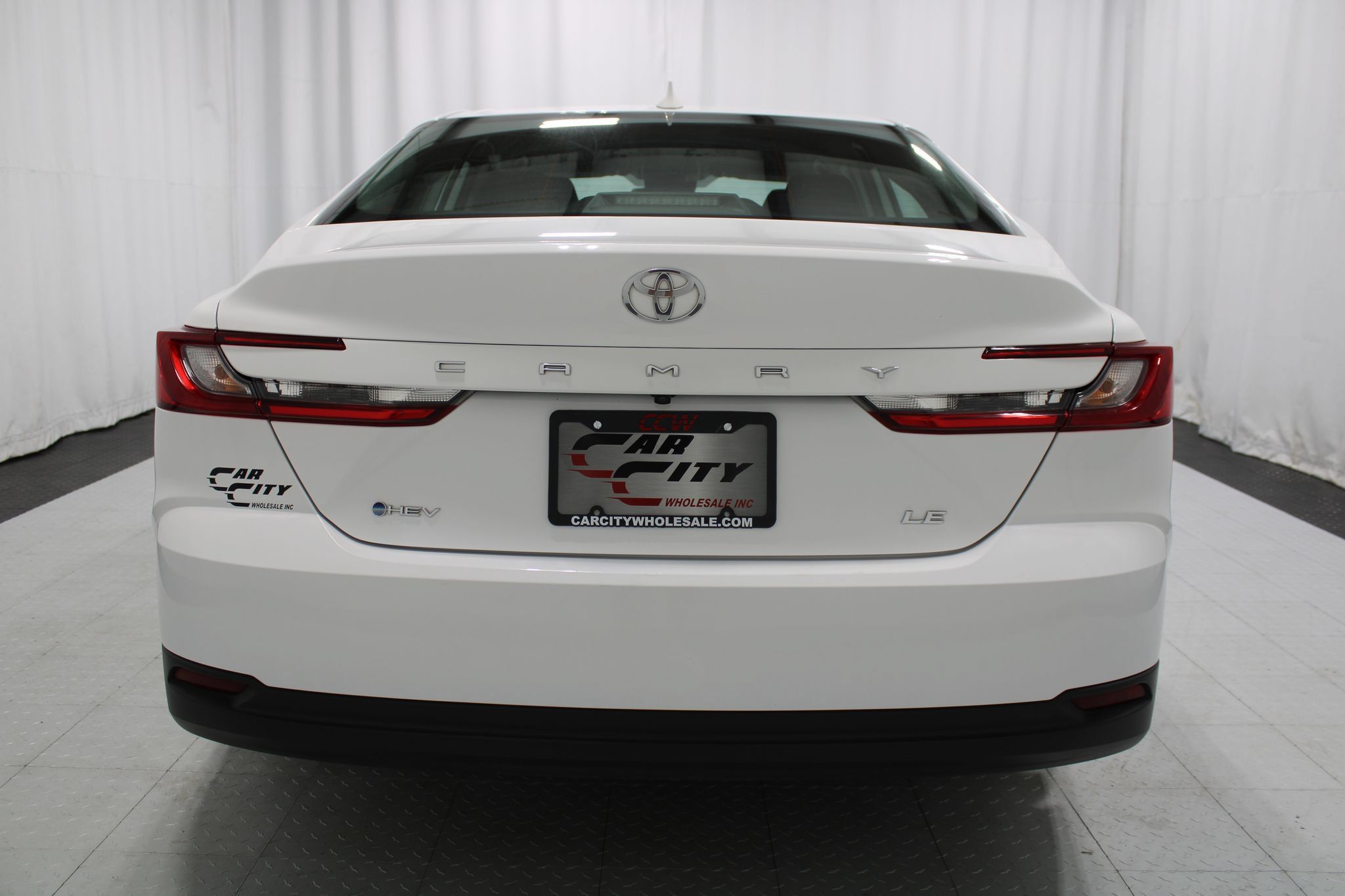 Used 2025 Toyota Camry LE FWD image 7