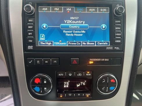 Used 2009 GMC Acadia SLT w/ Technology Package FWD image 30