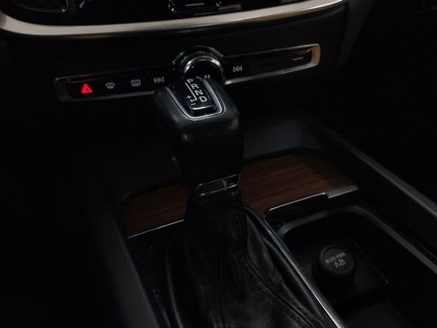 Used 2019 Volvo S60 T6 Inscription image 24