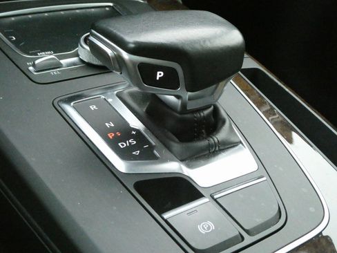 Used 2018 Audi Q5 2.0T Premium Plus w/ Premium Plus Package image 18