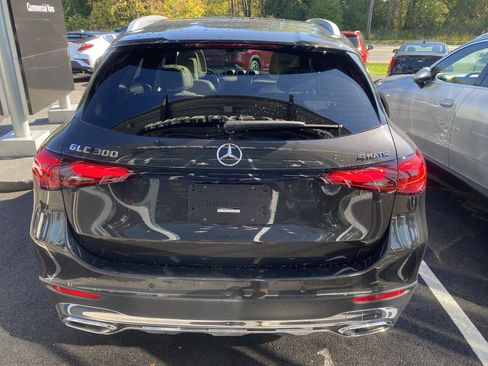 Used 2025 Mercedes-Benz GLC 300 4MATIC image 6