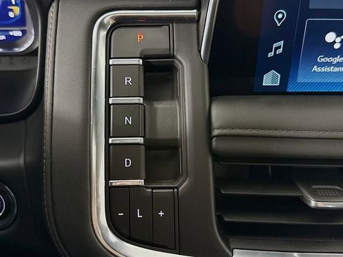 Used 2023 Chevrolet Suburban High Country AWD/4WD image 19