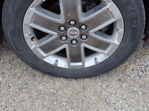 Used 2011 GMC Acadia Denali image 28