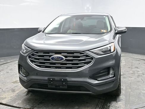 Used 2022 Ford Edge Titanium image 2