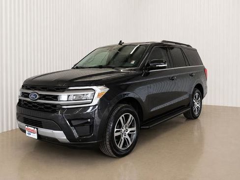 Used 2024 Ford Expedition XLT RWD image 6