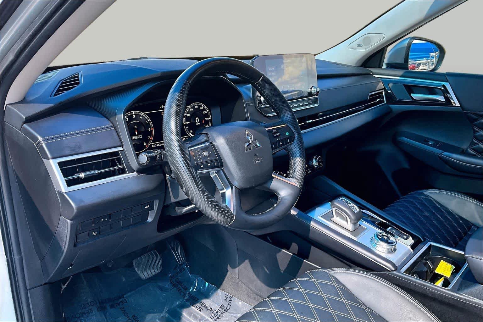Used 2024 Mitsubishi Outlander SEL FWD image 18