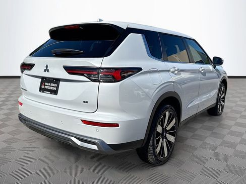New 2026 Mitsubishi Outlander SE image 5