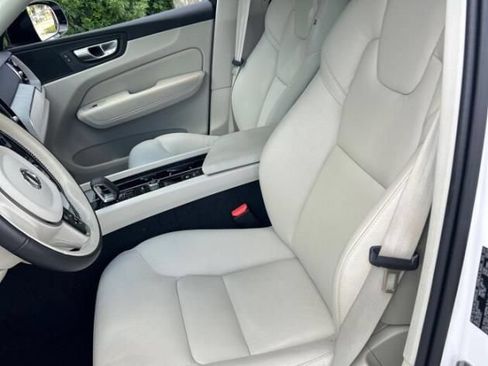 Used 2024 Volvo XC60 B5 Plus AWD/4WD image 2