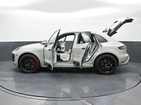 Certified 2026 Porsche Macan GTS AWD/4WD image 30