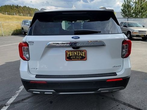 Used 2022 Ford Explorer XLT w/ Equipment Group 202A image 6