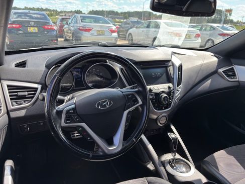 Used 2016 Hyundai Veloster w/ Option Group 02 FWD image 12