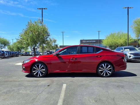 Used 2021 Nissan Altima 2.5 SR FWD image 3