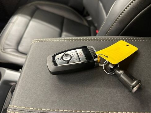 New 2025 Ford Bronco Badlands image 26