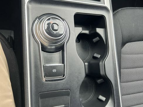 Used 2022 Ford Edge SE image 30