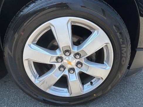 Used 2017 Chevrolet Traverse LT w/ Style and Technology Package image 25
