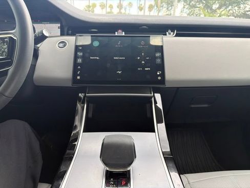 Used 2025 Land Rover Range Rover Evoque S AWD/4WD image 8