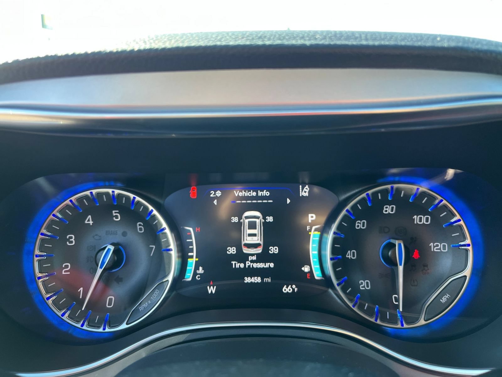 Used 2025 Chrysler Pacifica Limited FWD image 44