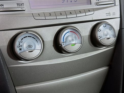 Used 2011 Toyota Camry LE w/ LE Extra-Value Pkg image 22