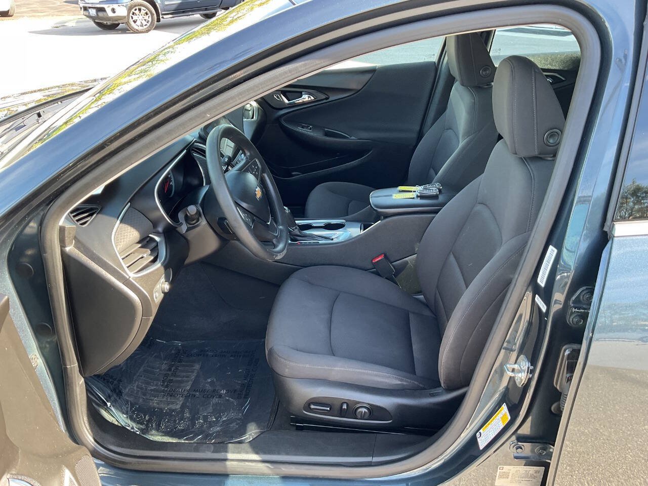 Used 2020 Chevrolet Malibu LT FWD image 13