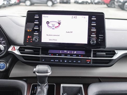 Certified 2023 Toyota Sienna XLE image 14