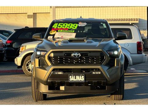Used 2025 Toyota Tacoma TRD Sport image 9