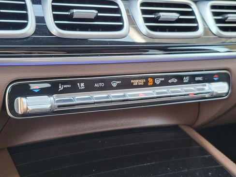 Used 2025 Mercedes-Benz GLS 450 4MATIC image 28