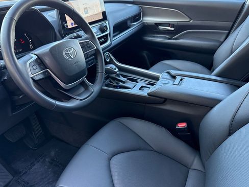 Certified 2025 Toyota Grand Highlander AWD image 12