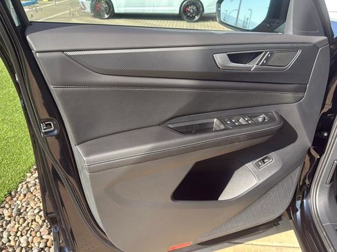 New 2025 Volkswagen Atlas Cross Sport SEL image 10