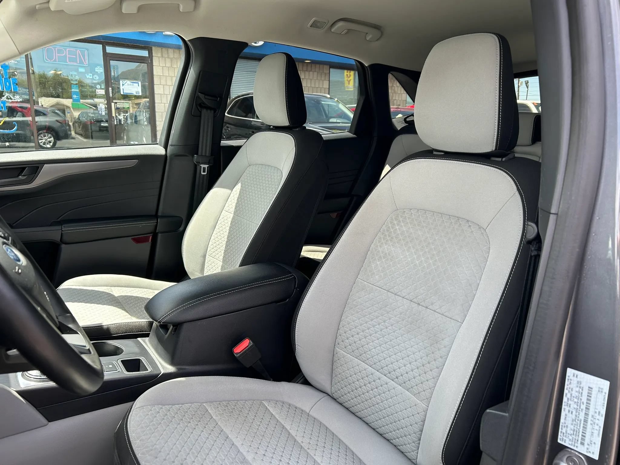 Used 2023 Ford Escape Active w/ Tech Pack #1 AWD/4WD image 10