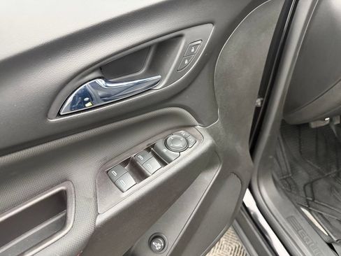 Used 2022 Chevrolet Equinox RS w/ LPO, Floor Liner Package AWD/4WD image 19