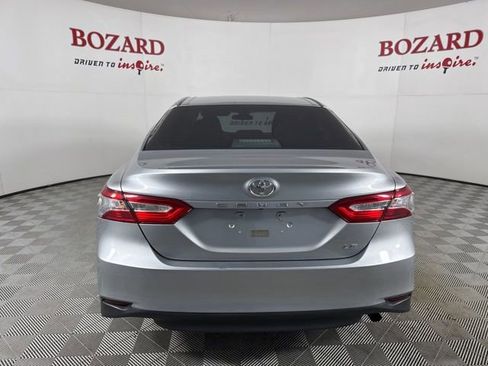 Used 2018 Toyota Camry LE image 7
