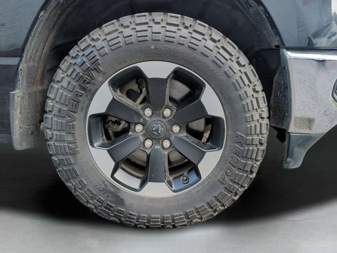 Used 2019 RAM 1500 Big Horn RWD image 40