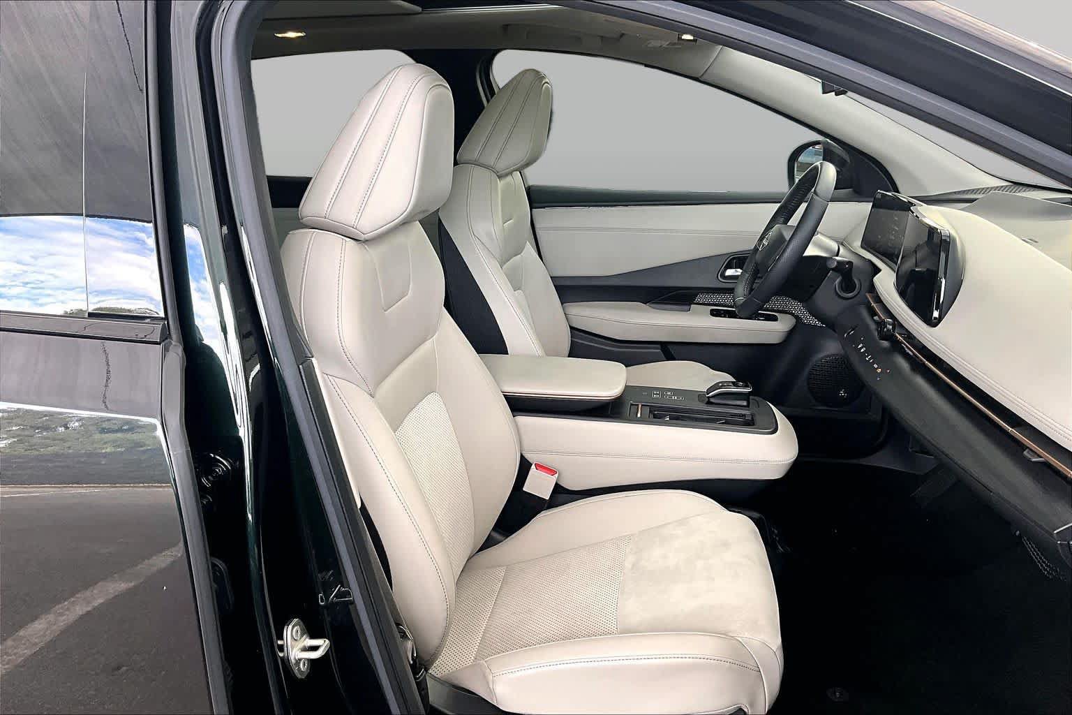 Certified 2023 Nissan Ariya AWD image 8