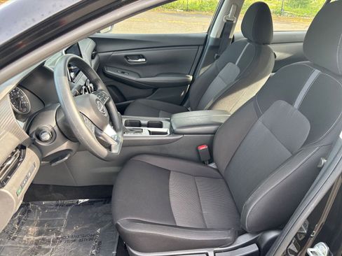 Used 2025 Nissan Sentra SV FWD image 34