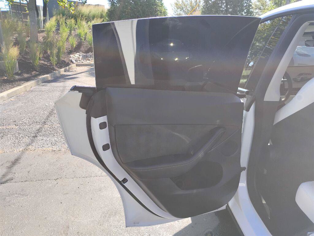 Used 2023 Tesla Model Y Performance AWD/4WD image 10